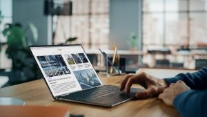 What Key Factors Should You Consider When Renting a Laptop?