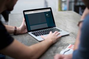 Hire Laptops Dubai How New Laptop Features Are Changing the Game in 2025?